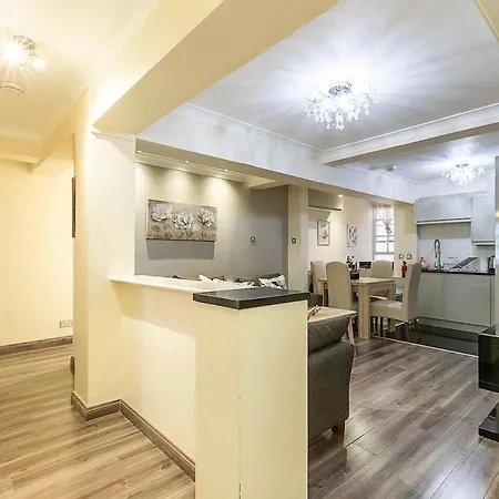 Book Now! Apt X4 A Few Steps From Valentino'S Park *