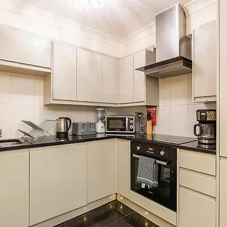 Book Now! Apt X4 A Few Steps From Valentino'S Park *