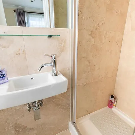 Book Now! Apt X4 A Few Steps From Valentino'S Park *