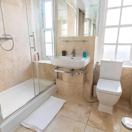 Book Now! Apt X4 A Few Steps From Valentino'S Park