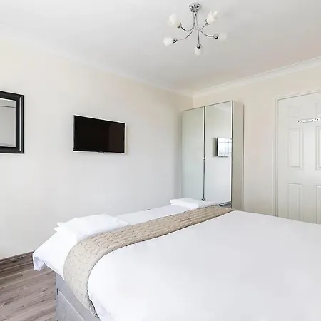Book Now! Apt X4 A Few Steps From Valentino'S Park