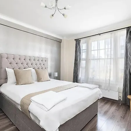 Apartment Book Now! Apt X4 A Few Steps From Valentino'S Park