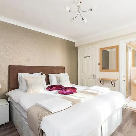 Book Now! Apt X4 A Few Steps From Valentino'S Park